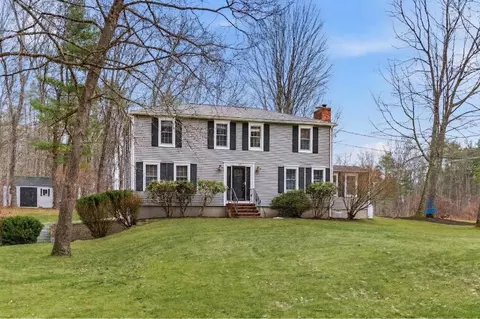 24 Garrison Ln, Madbury, NH 03823