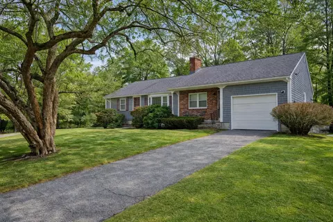 2 Willowbrook Ave, Greenland, NH 03840