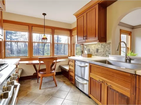 Kitchen - 71-73 Highlands Dr, Williston, VT 05495 photo 3 of 3