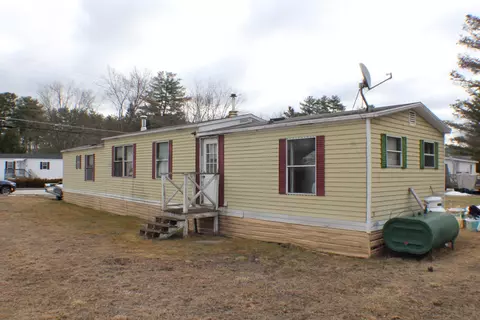 5 Parkwood Dr, Allenstown, NH 03275