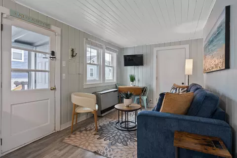 Living - 15 Riverview Ter, Hampton, NH 03842 photo 10 of 16