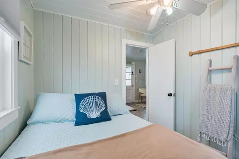 Bedroom - 15 Riverview Ter, Hampton, NH 03842 photo 6 of 11