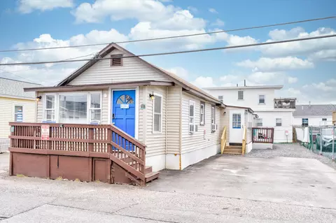 15 Riverview Ter, Hampton, NH 03842