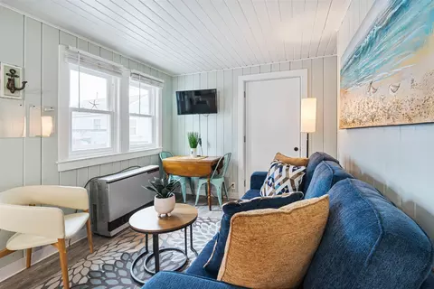 Living - 15 Riverview Ter, Hampton, NH 03842 photo 13 of 16