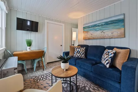 Living - 15 Riverview Ter, Hampton, NH 03842 photo 9 of 16