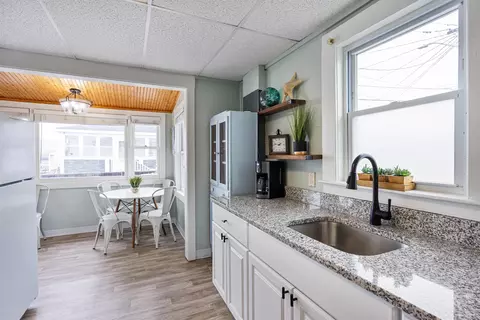 Kitchen - 15 Riverview Ter, Hampton, NH 03842 photo 7 of 8
