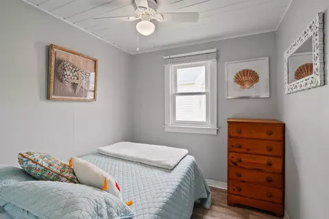 Bedroom - 15 Riverview Ter, Hampton, NH 03842 photo 3 of 11