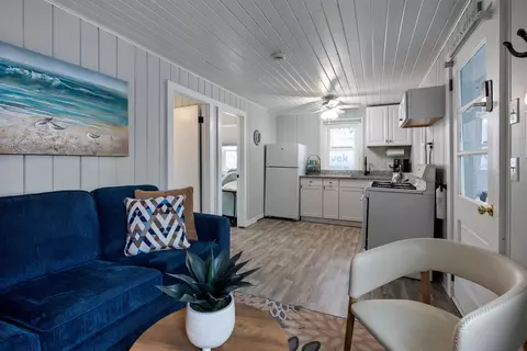 Living - 15 Riverview Ter, Hampton, NH 03842 photo 12 of 16