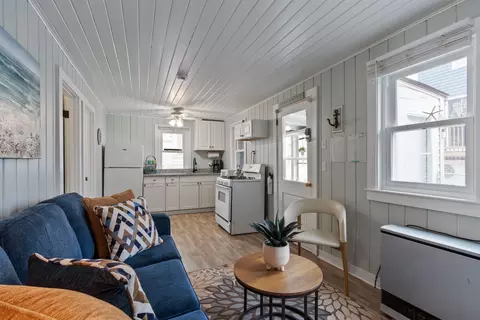 Living - 15 Riverview Ter, Hampton, NH 03842 photo 11 of 16