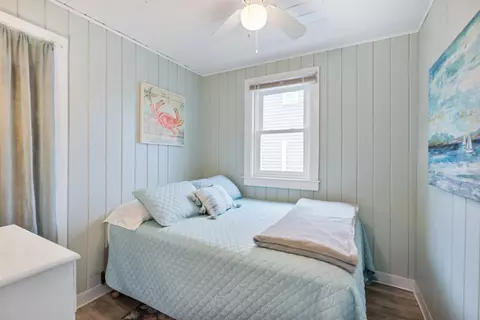 Bedroom - 15 Riverview Ter, Hampton, NH 03842 photo 7 of 11