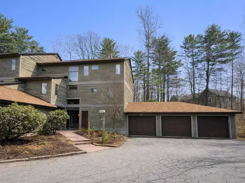 71 E Redrock Dr #103, Burlington, VT 05401