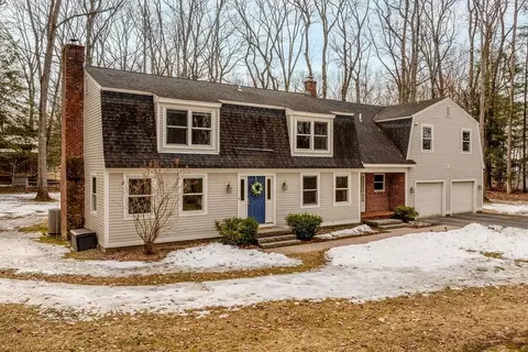 66 Oak Ridge Rd, Lebanon, NH 03784