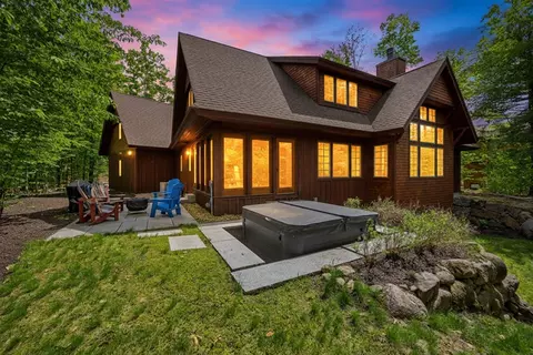 172 S Peak Rd, Lincoln, NH 03251