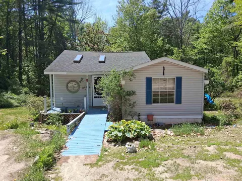 15 Manbow Rd, Alton, NH 03809