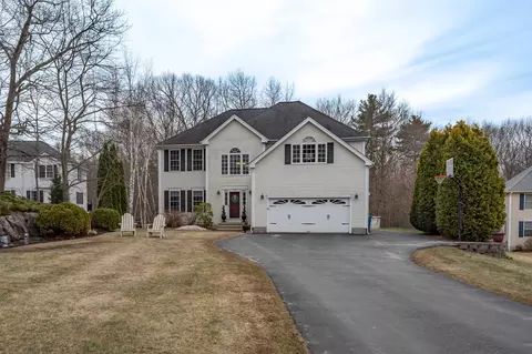 8 Corliss Rd, Windham, NH 03087