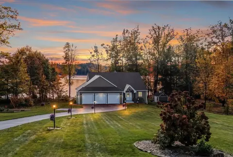 42 Lenzi Point Rd, Barrington, NH 03825