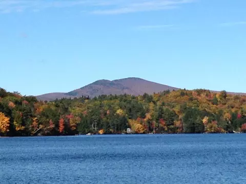 20 Alberg Rd, Tuftonboro, NH 03816