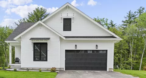 76 Lady Walsingham Way, Laconia, NH 03246