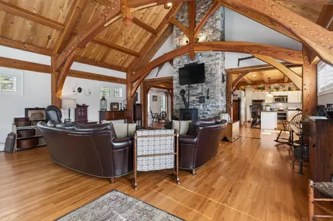71 Odell Rd, Sandown, NH 03873