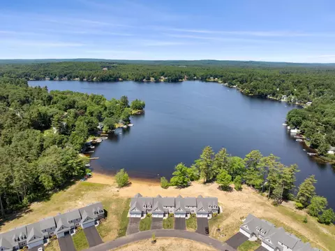 39 Kibrel Ct, Sandown, NH 03873