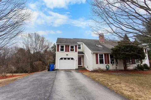 6 Karen Ln # A, Londonderry, NH 03053