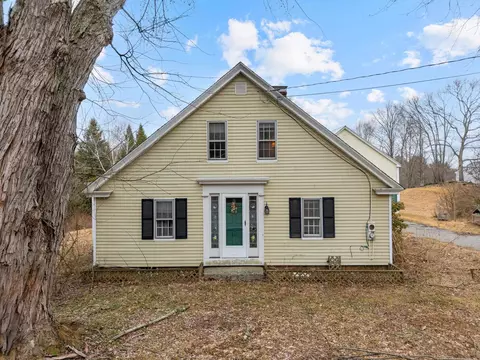 51 Nottingham Rd, Raymond, NH 03077