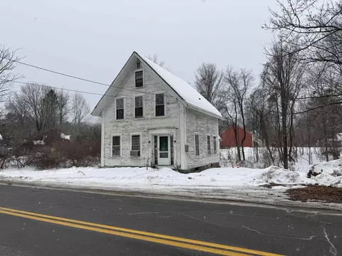 17 Main St, New Hampton, NH 03256