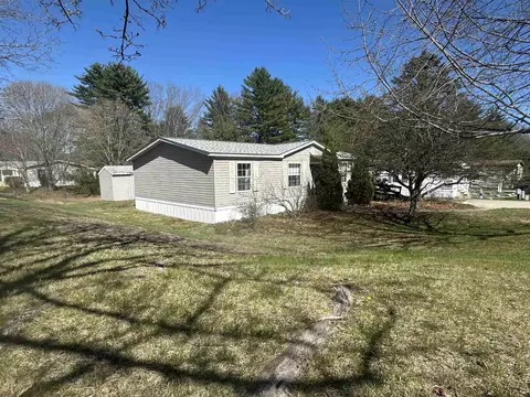 2 Sagamore Ln, Rochester, NH 03867