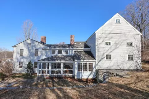 1 Cemetery Rd, New Boston, NH 03070