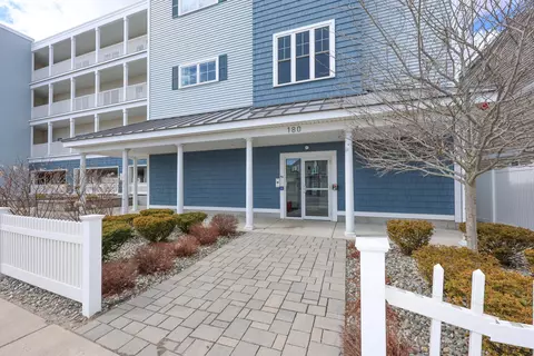 180 Ashworth Ave #101, Hampton, NH 03842