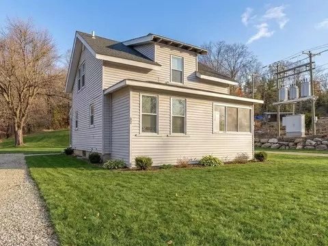 82 Howard St, Winchester, NH 03470