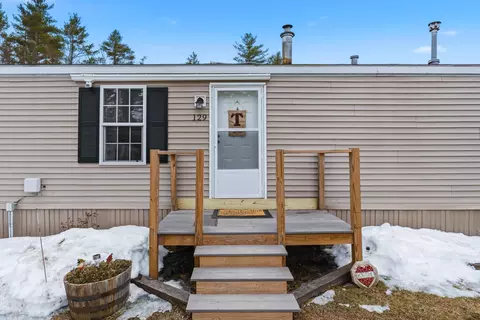 129 Salmon Falls Rd, Rochester, NH 03868