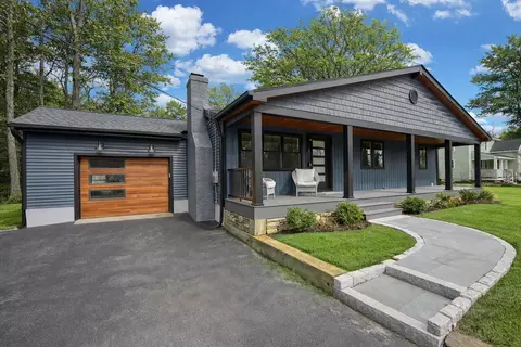 137 Walker Bungalow Rd, Portsmouth, NH 03801