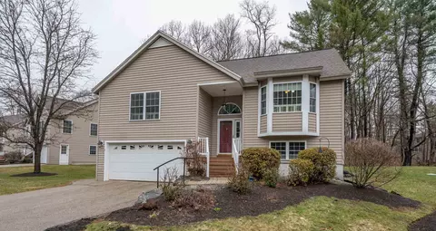 11 Blueberry Ln, East Kingston, NH 03827