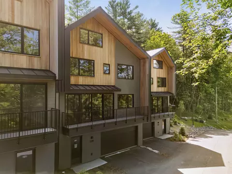 52 Slate Hill Rd # B, Stowe, VT 05672