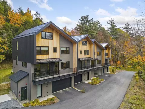 52 Slate Hill Rd # B, Stowe, VT 05672