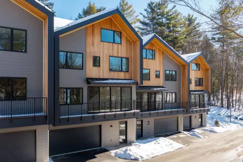 52 Slate Hill Rd # B, Stowe, VT 05672