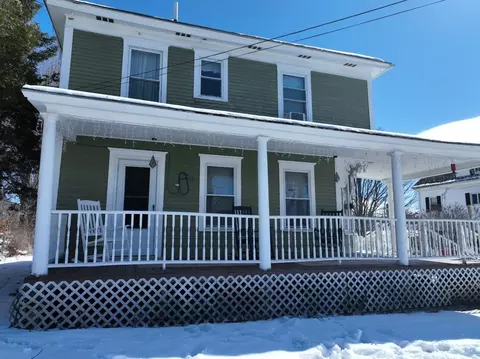 44 Taylor St, Newport, VT 05855
