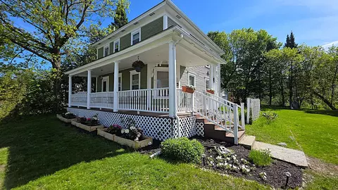 44 Taylor St, Newport, VT 05855