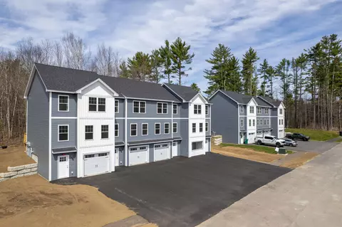 10 Lucky Lane The Crossings At Village Ctr # D, Barrington, NH 03825
