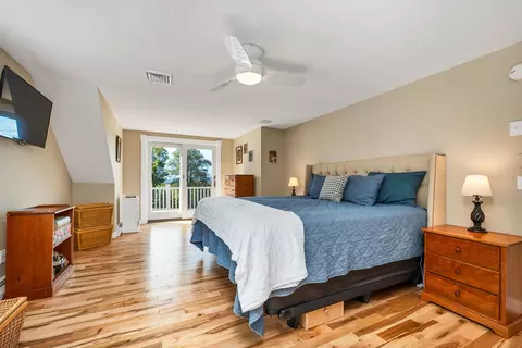 Bedroom - 33 Sky Ln, Wolfeboro, NH 03894 photo 5 of 6