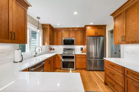 Kitchen - 33 Sky Ln, Wolfeboro, NH 03894 photo 1 of 2