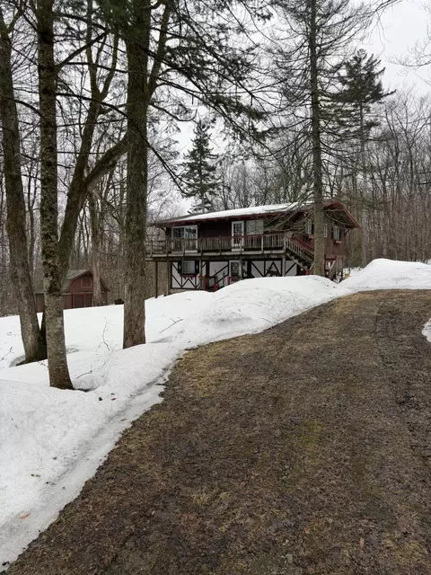 773 Oberdorf Rd, Readsboro, VT 05350