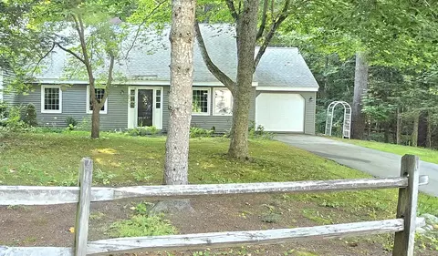 12 Laurel Cir, Wolfeboro, NH 03894