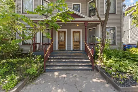 211-213 Saint Paul St, Burlington, VT 05401