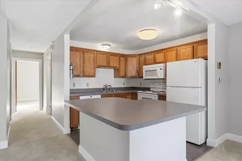 17 Hawthorne Cir, South Burlington, VT 05403