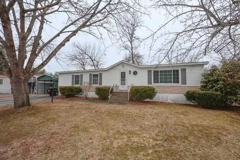 4 Briarwood Dr, Merrimack, NH 03054