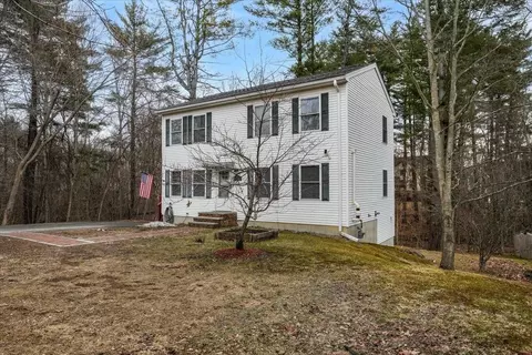 29 Sweatt St, Concord, NH 03303