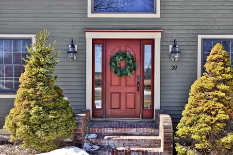 Entry Way - 39 Wallis View Ln, Ludlow, VT 05149 photo 1 of 6