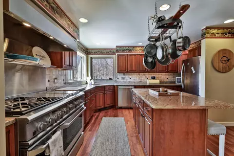 Kitchen - 39 Wallis View Ln, Ludlow, VT 05149 photo 2 of 3